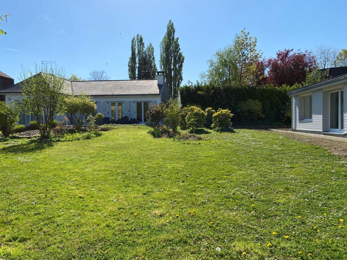 Villa Entouree De Verdure Avec Parking Prive Halluin Exterior photo